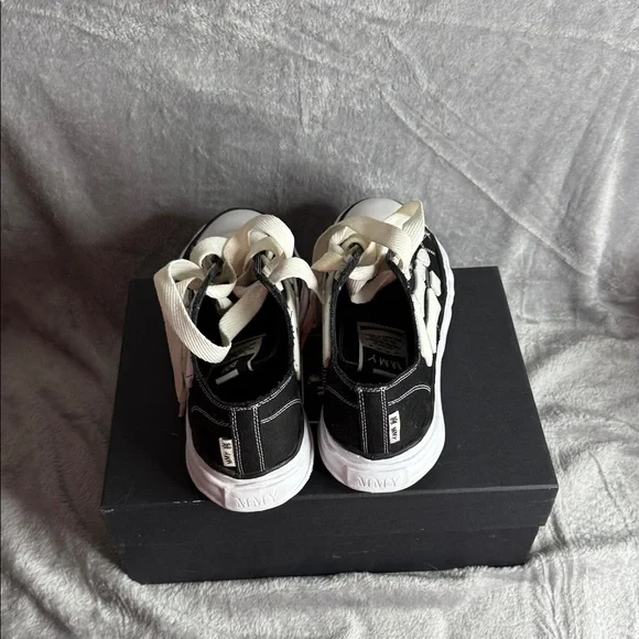 AMIRI Black and White Men's Sneakers - Picture 3 of 6